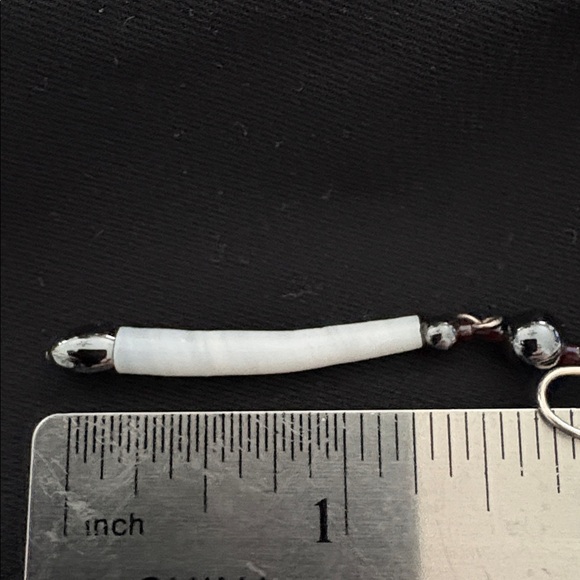 Elegant Pewter and Shell Dangle Earrings - Picture 8 of 12